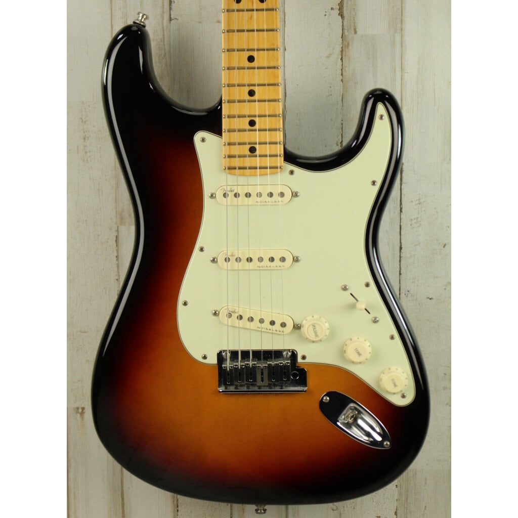 Fender USED 2019 Fender American Ultra Stratocaster (988)