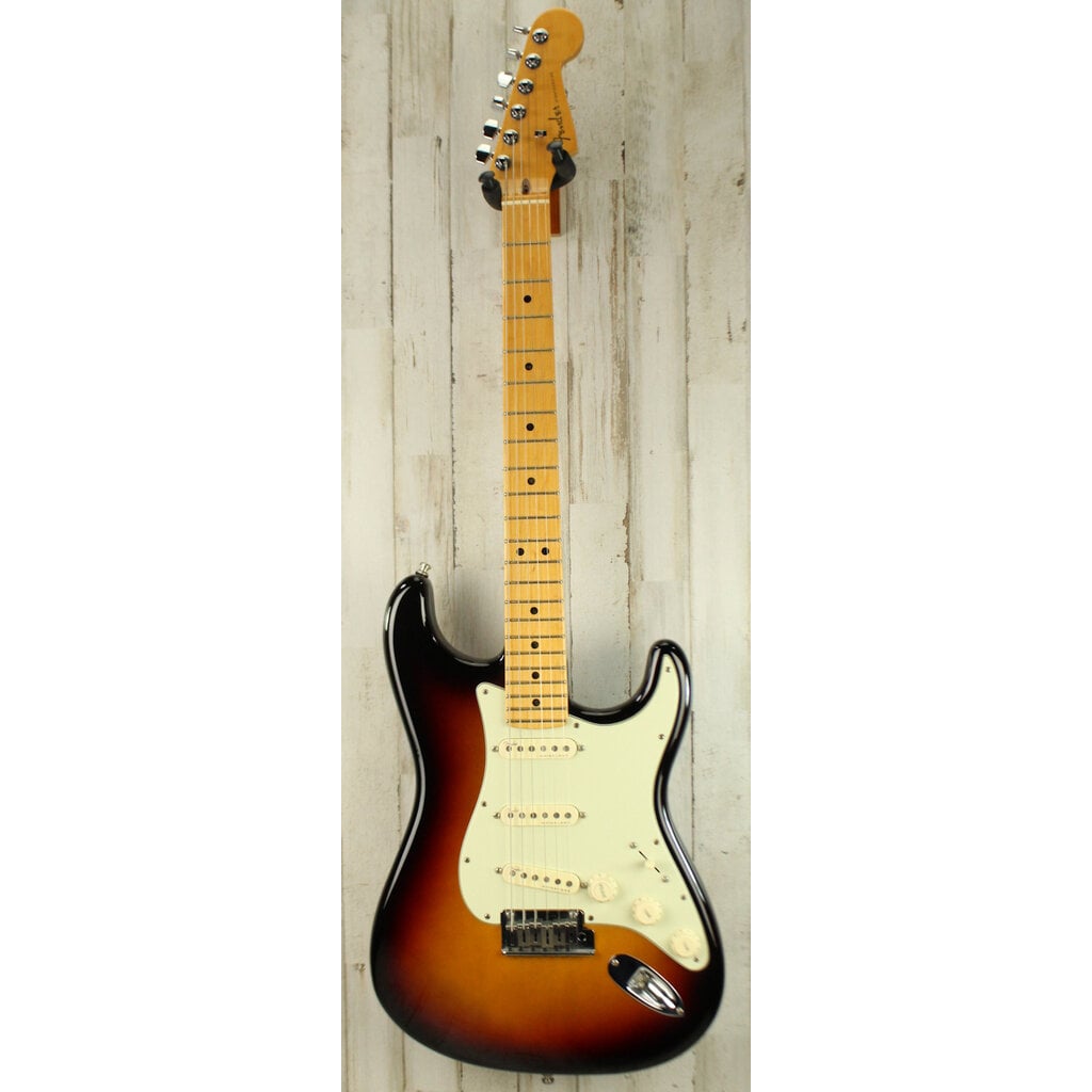 Fender USED 2019 Fender American Ultra Stratocaster (988)