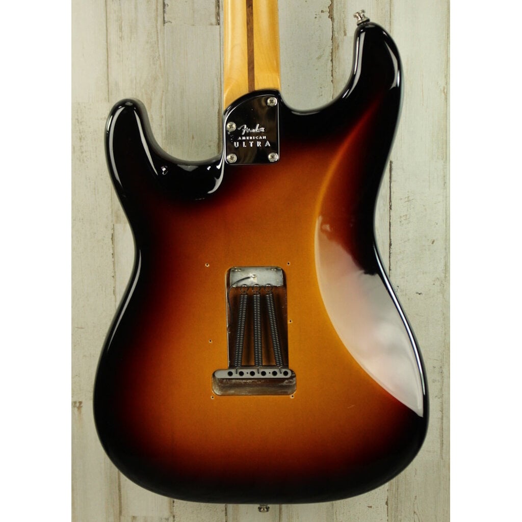 Fender USED 2019 Fender American Ultra Stratocaster (988)
