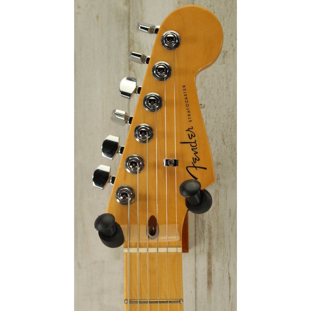 Fender USED 2019 Fender American Ultra Stratocaster (988)