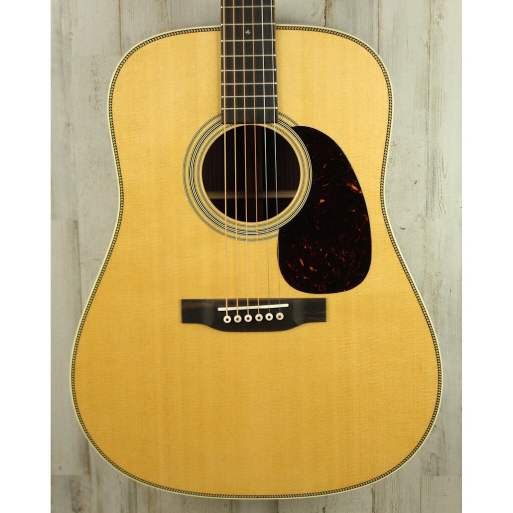 Martin NEW Martin Standard Series HD-28 - Natural w/ Aging Toner (512)