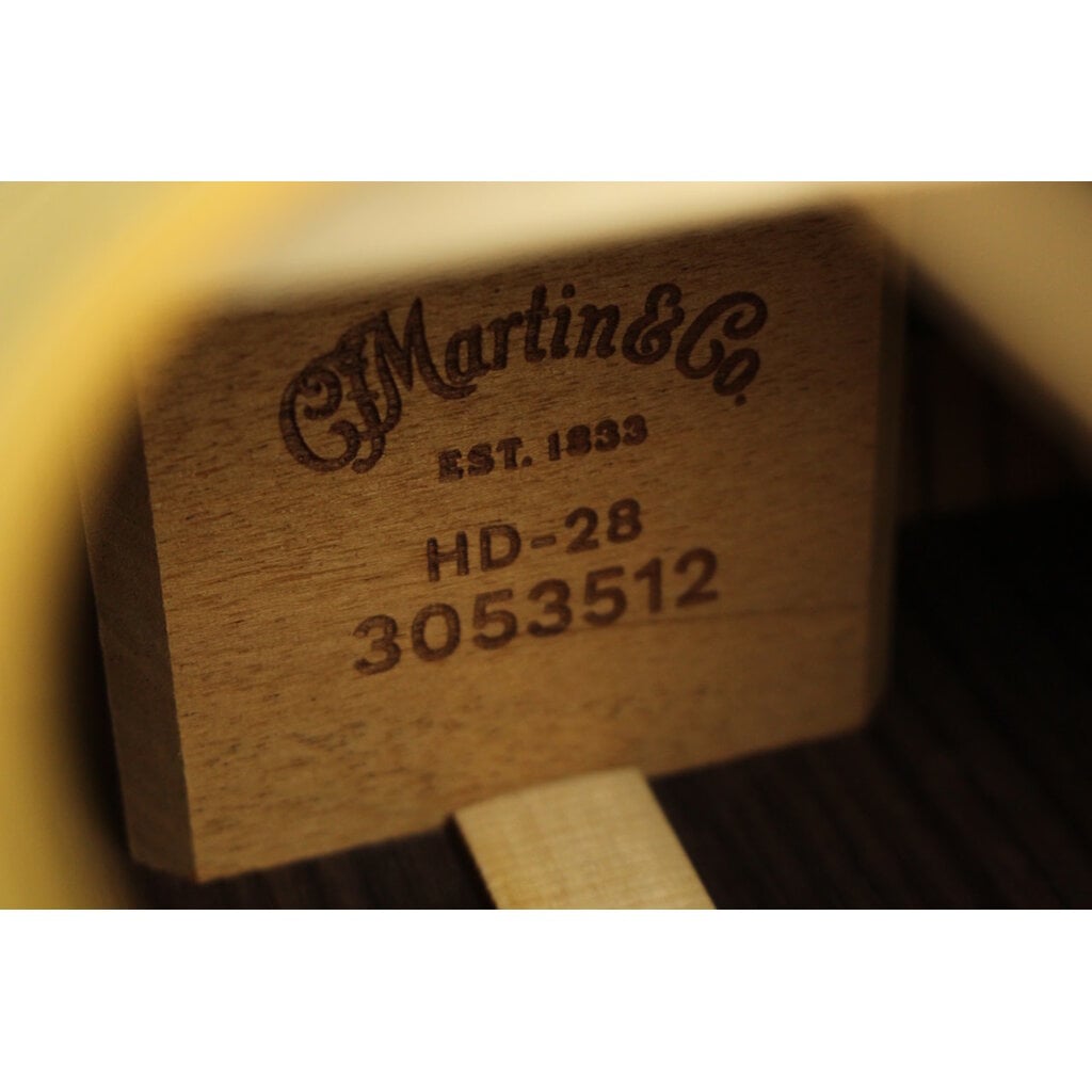 Martin NEW Martin Standard Series HD-28 - Natural w/ Aging Toner (512)