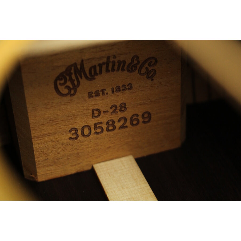 Martin NEW Martin Standard Series D-28 - Natural w/ Aging Toner (269)