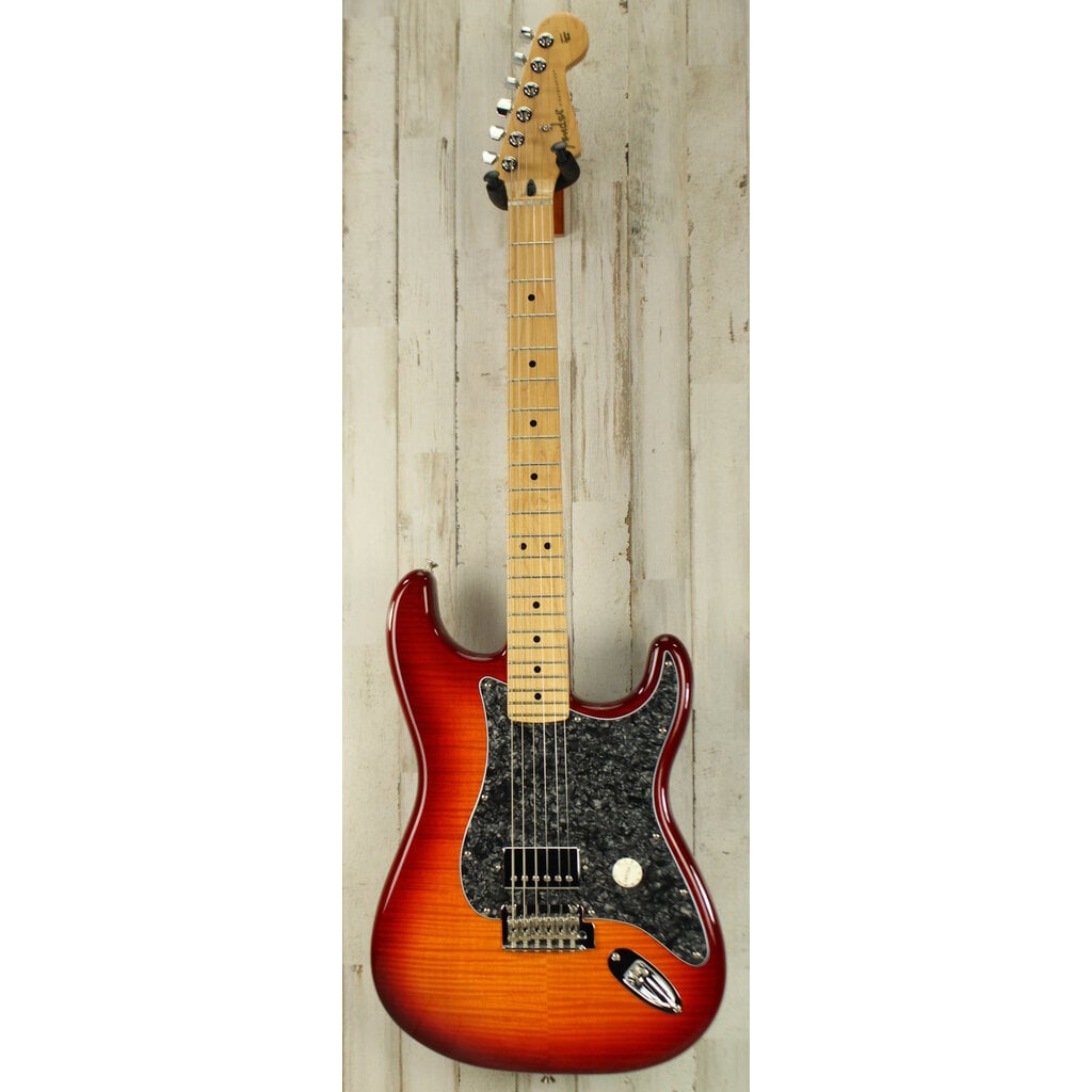 Fender USED 2019 Fender Player Stratocaster HSS Plus Top (927)