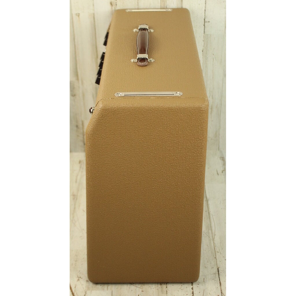 Fender DEMO Fender '62 Deluxe Amp (463)
