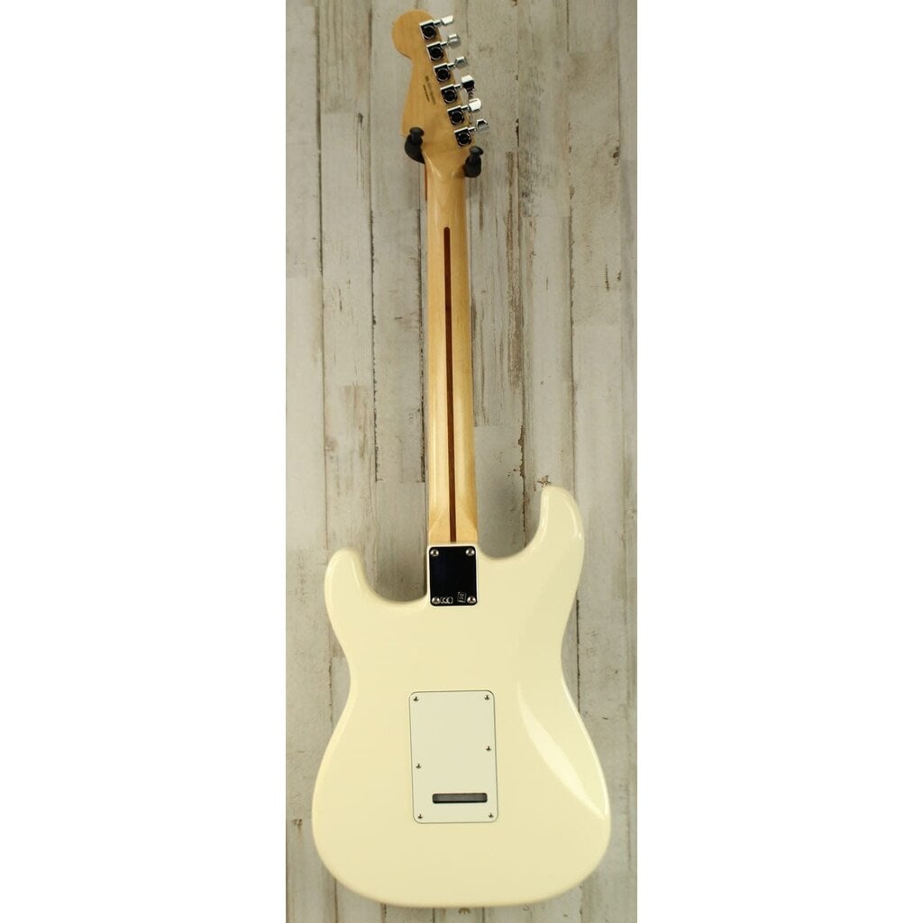 Fender USED 2015 Fender Standard Stratocaster (092)