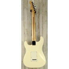Fender USED 2015 Fender Standard Stratocaster (092)