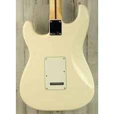 Fender USED 2015 Fender Standard Stratocaster (092)