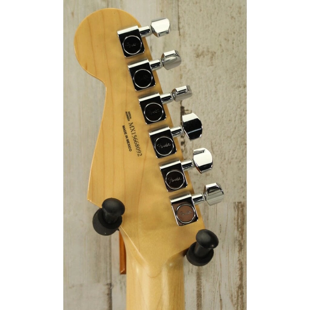 Fender USED 2015 Fender Standard Stratocaster (092)