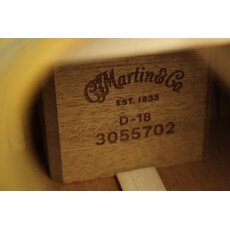 Martin NEW Martin Standard Series D-18 - Natural w/ Aging Toner (702)