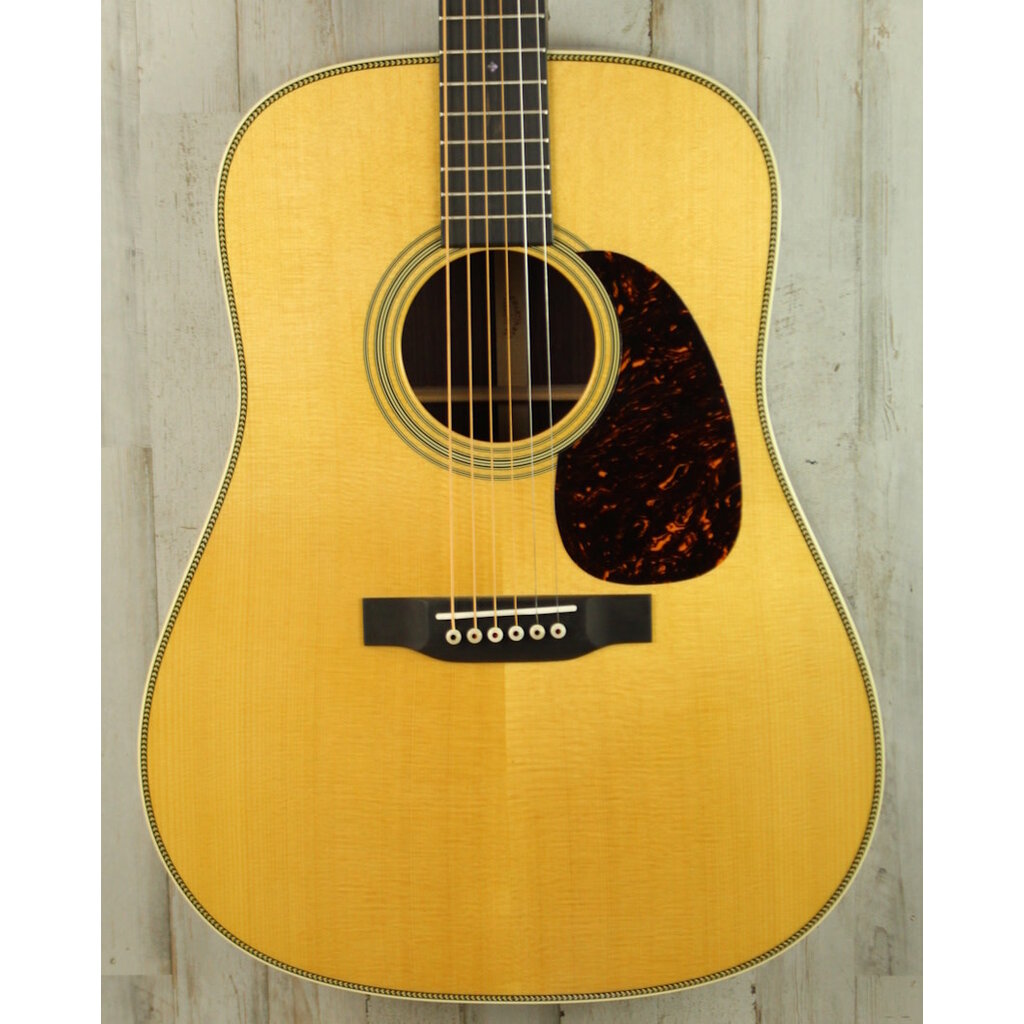 Martin NEW Martin Standard Series HD-28 - Natural w/ Aging Toner (800)