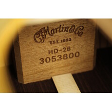 Martin NEW Martin Standard Series HD-28 - Natural w/ Aging Toner (800)