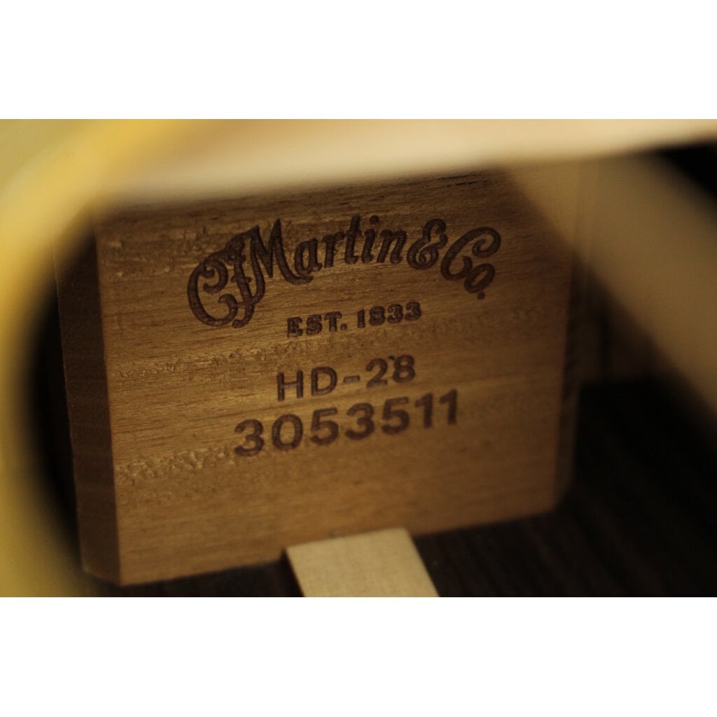 Martin NEW Martin Standard Series HD-28 - Natural w/ Aging Toner (511)