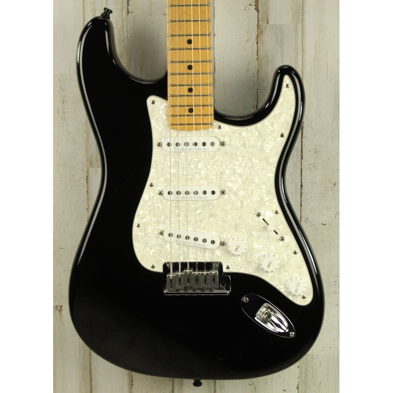 Fender USED 2004 Fender American Series Stratocaster (306)