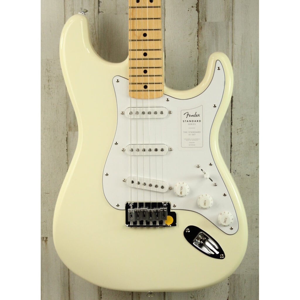 Fender DEMO Fender Standard Stratocaster - Olympic White (662)