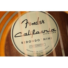 Fender DEMO Fender California Standard Redondo Mini - 3-Color Sunburst (591)