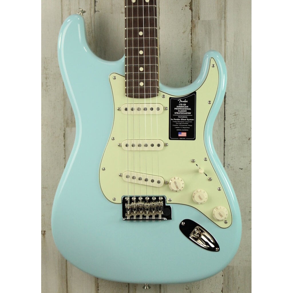 Fender DEMO Fender Limited Edition American Professional Classic Stratocaster w/ Fender Silent System - Daphne Blue (328)