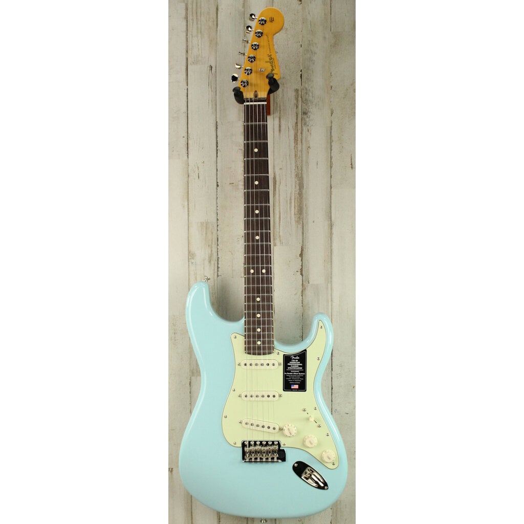 Fender DEMO Fender Limited Edition American Professional Classic Stratocaster w/ Fender Silent System - Daphne Blue (328)