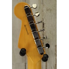 Fender DEMO Fender Limited Edition American Professional Classic Stratocaster w/ Fender Silent System - Daphne Blue (328)