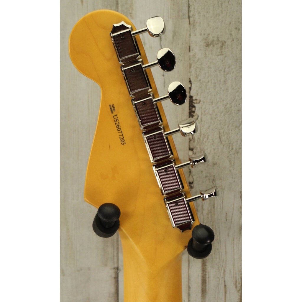 Fender DEMO Fender Limited Edition American Professional Classic Stratocaster w/ Fender Silent System - Candy Apple Red (203)