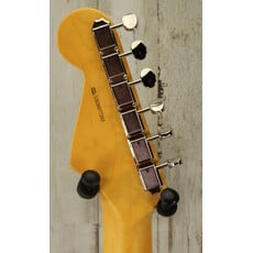 Fender DEMO Fender Limited Edition American Professional Classic Stratocaster w/ Fender Silent System - Candy Apple Red (203)