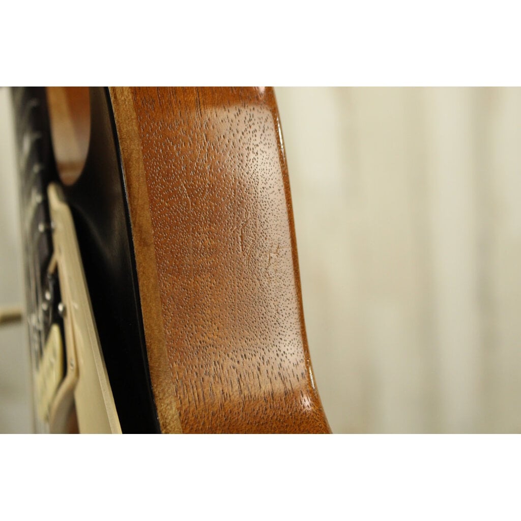 Gibson USED 2022 Gibson Les Paul Tribute (125)
