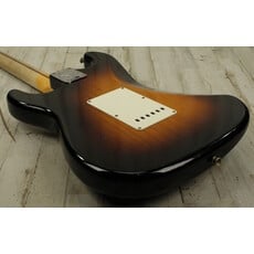 Fender DEMO Fender '56 Stratocaster Journeyman Relic - Wide-Fade 2-Color Sunburst (912)