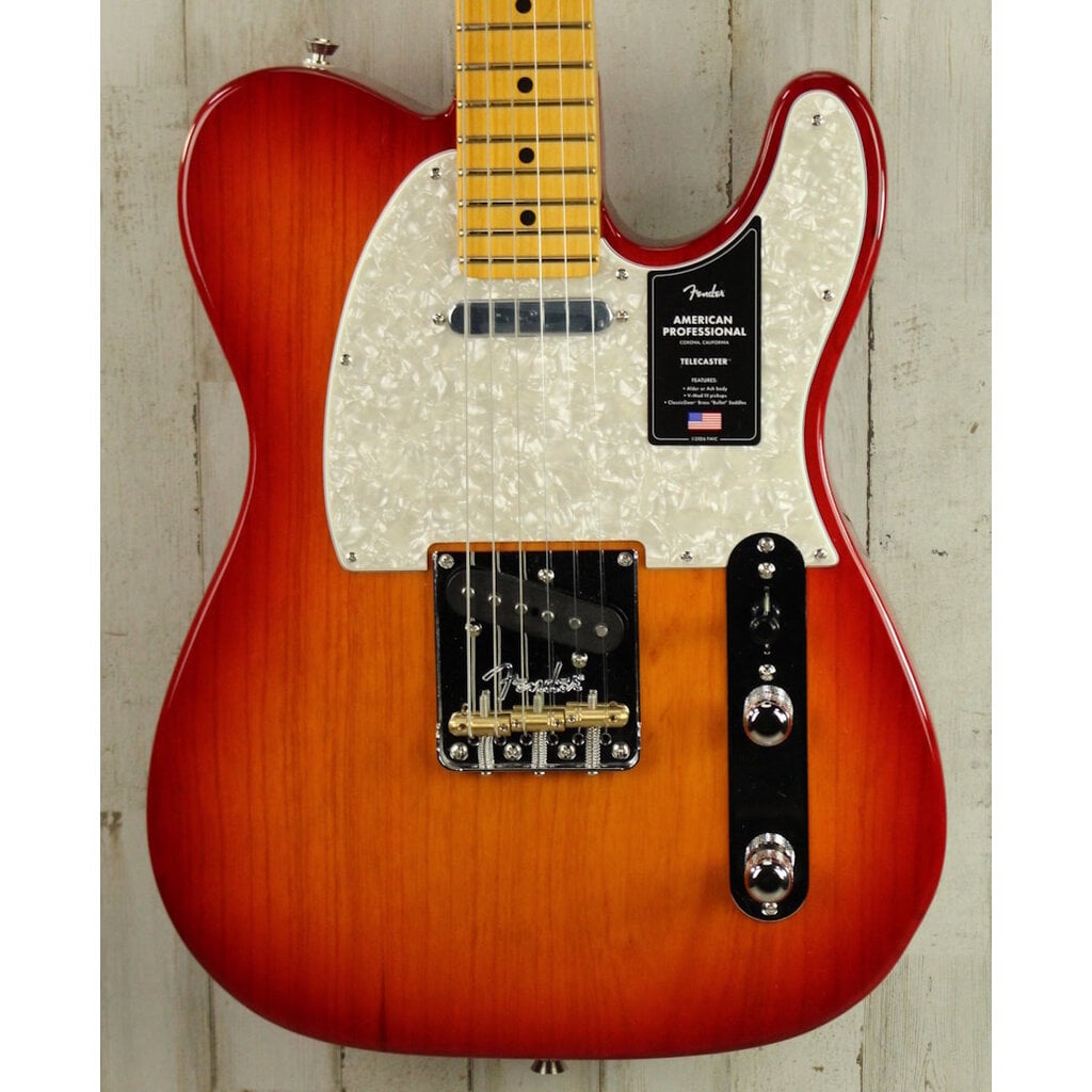 Fender DEMO Fender American Professional Telecaster - Aged Cherry Burst (615)