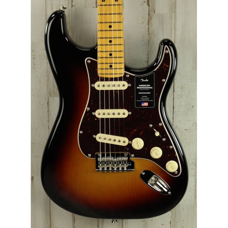 Fender DEMO Fender American Professional Stratocaster - 3-Color Sunburst (817)