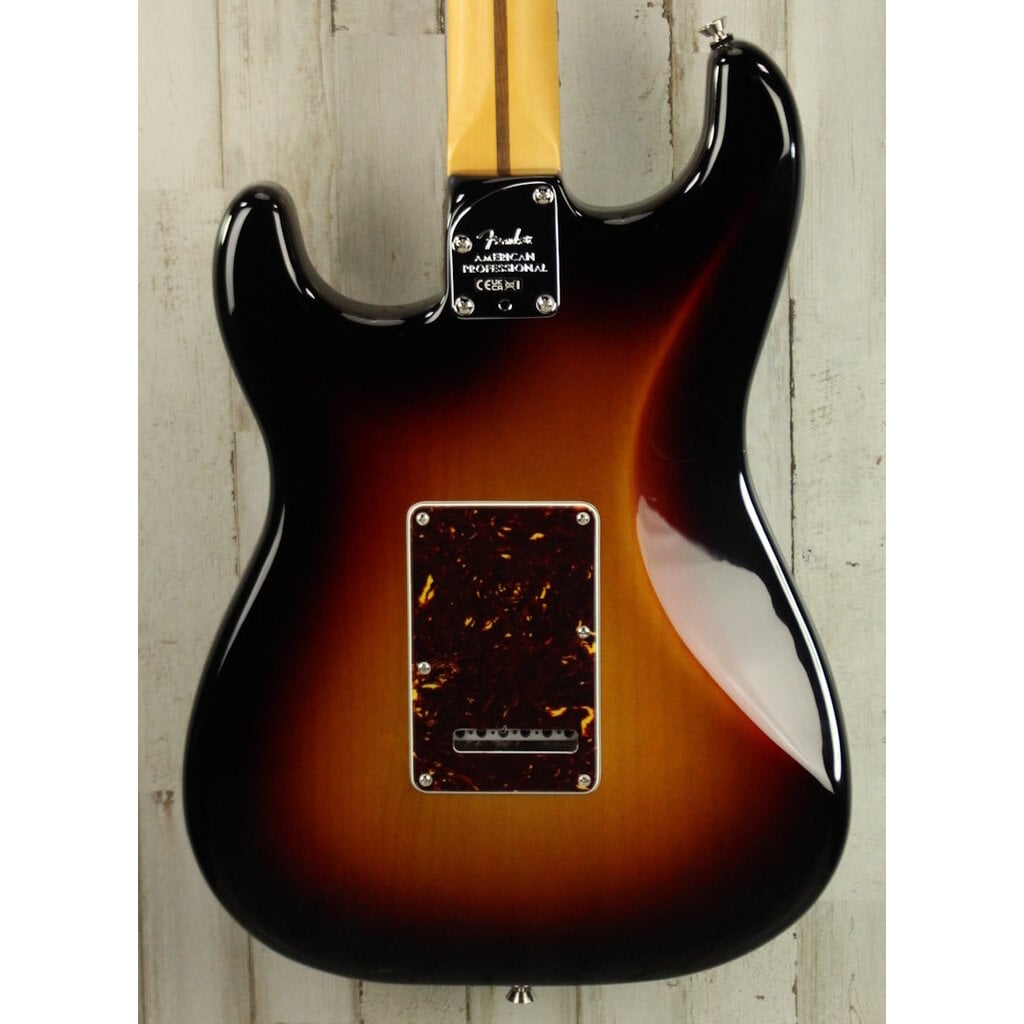 Fender DEMO Fender American Professional Stratocaster - 3-Color Sunburst (817)