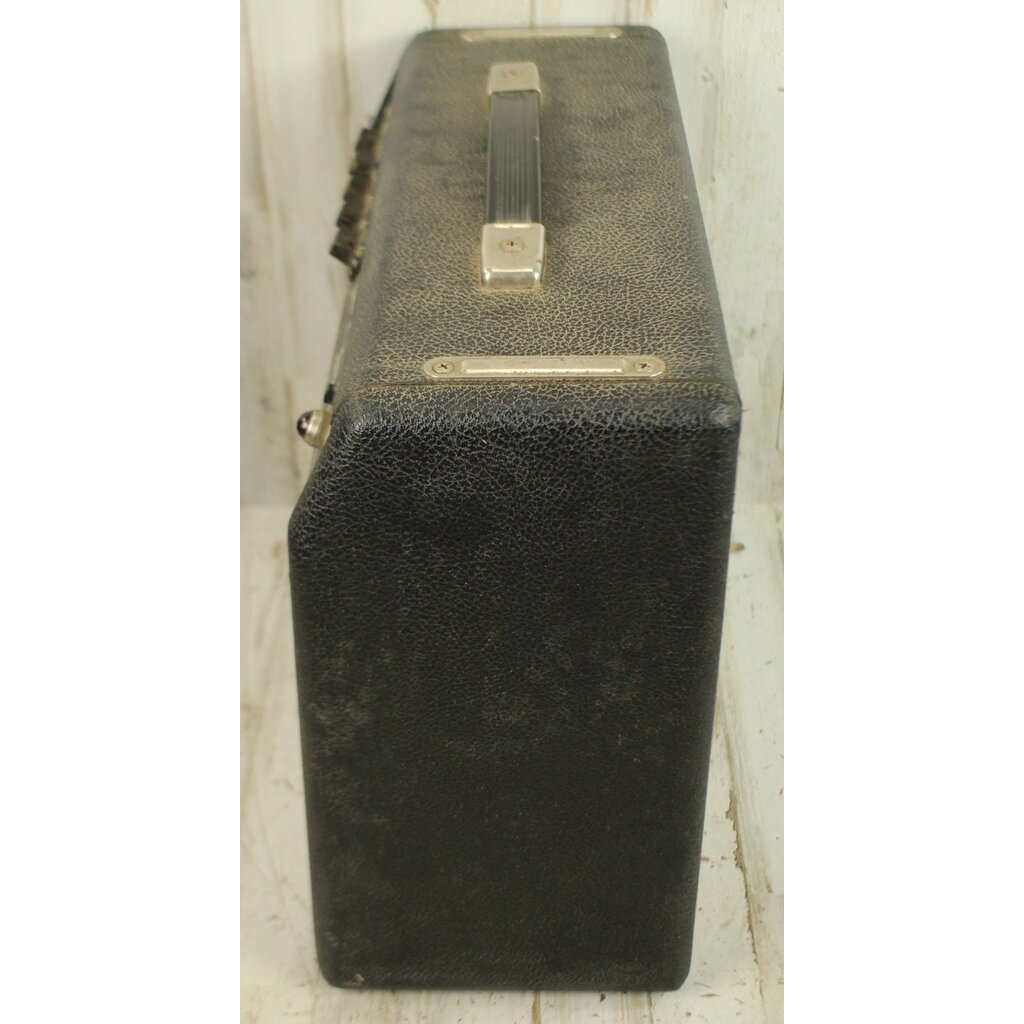 Fender VINTAGE 1966 Fender Vibro Champ (294)