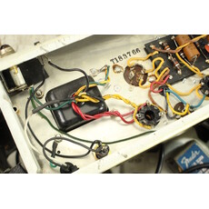 Fender VINTAGE 1966 Fender Vibro Champ (294)