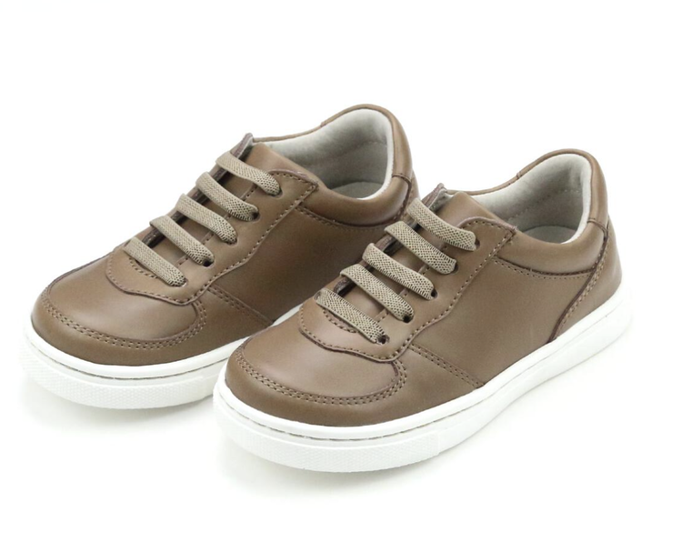 LAMOUR Grayson Elastic Lace Sneaker