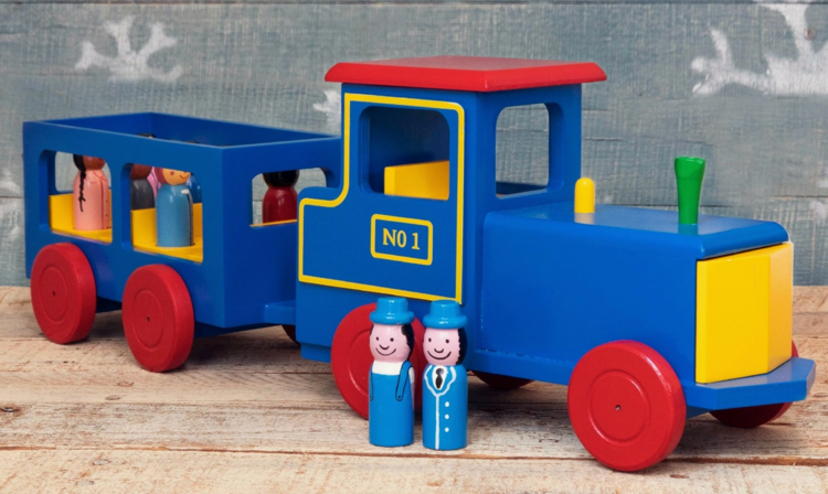 MR. ELLIE POOH Wooden Train With Passengers