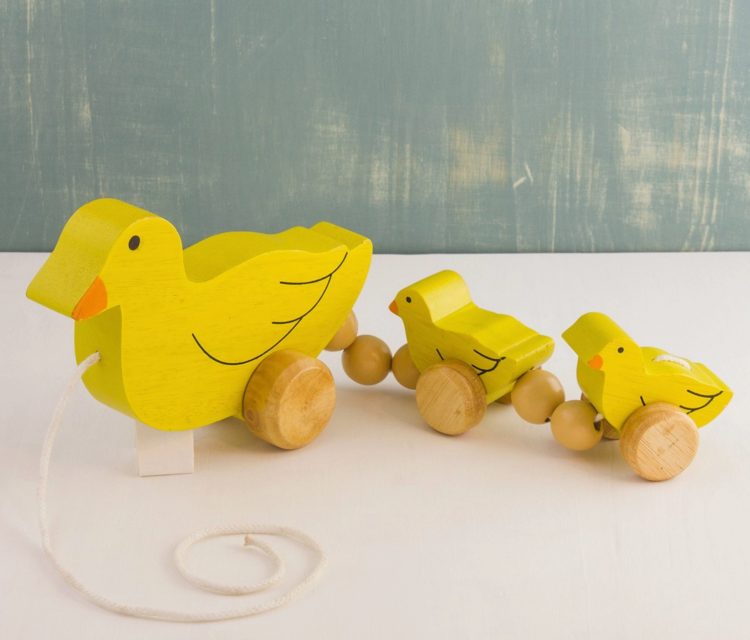 MR. ELLIE POOH Wooden Pull-Along Duck Family