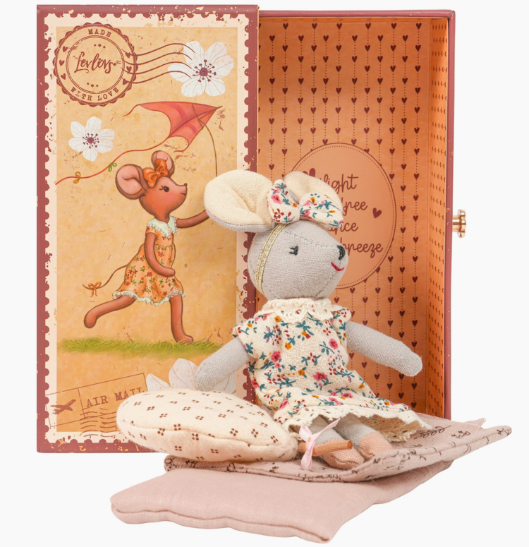 LEVLOVS Chloe Mouse in Stamp Holder Box