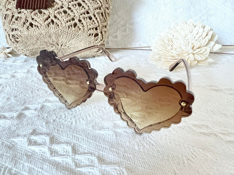 CE CE CO Heart Shape Sunglasses - Mocha