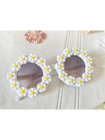 CE CE CO Daisies Sunglasses