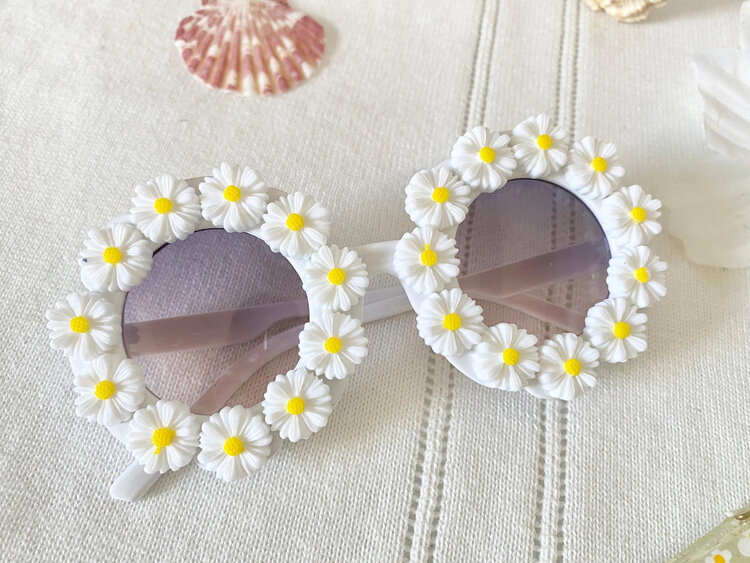 CE CE CO Daisies Sunglasses