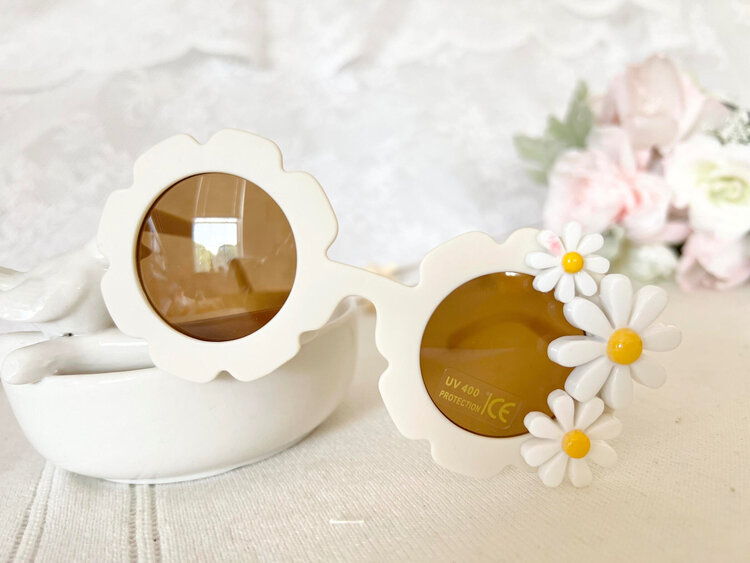 CE CE CO Sunflower Daisy Sunglasses - Ivory