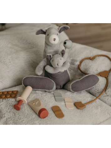 KARAMEL ET CIE Little Doctor Toy Set