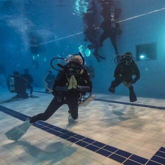 The Divemaster Chronicles<br>Chapter 4: Assisting an Open Water class in the pool