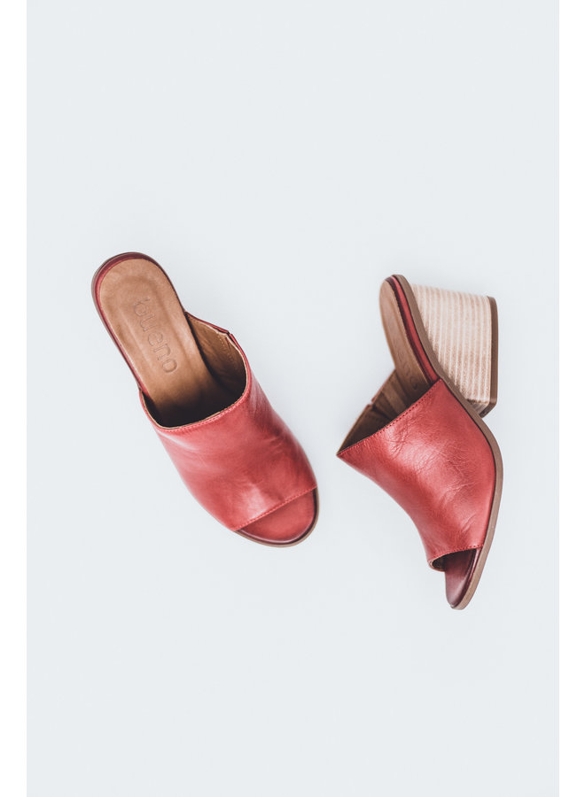 Hanna Sandal White Bull Clothing Co