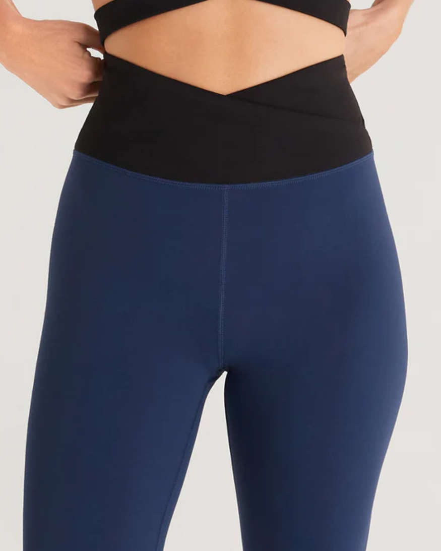 V-Cross Bubble Leggings – Shop Alis Sportswear