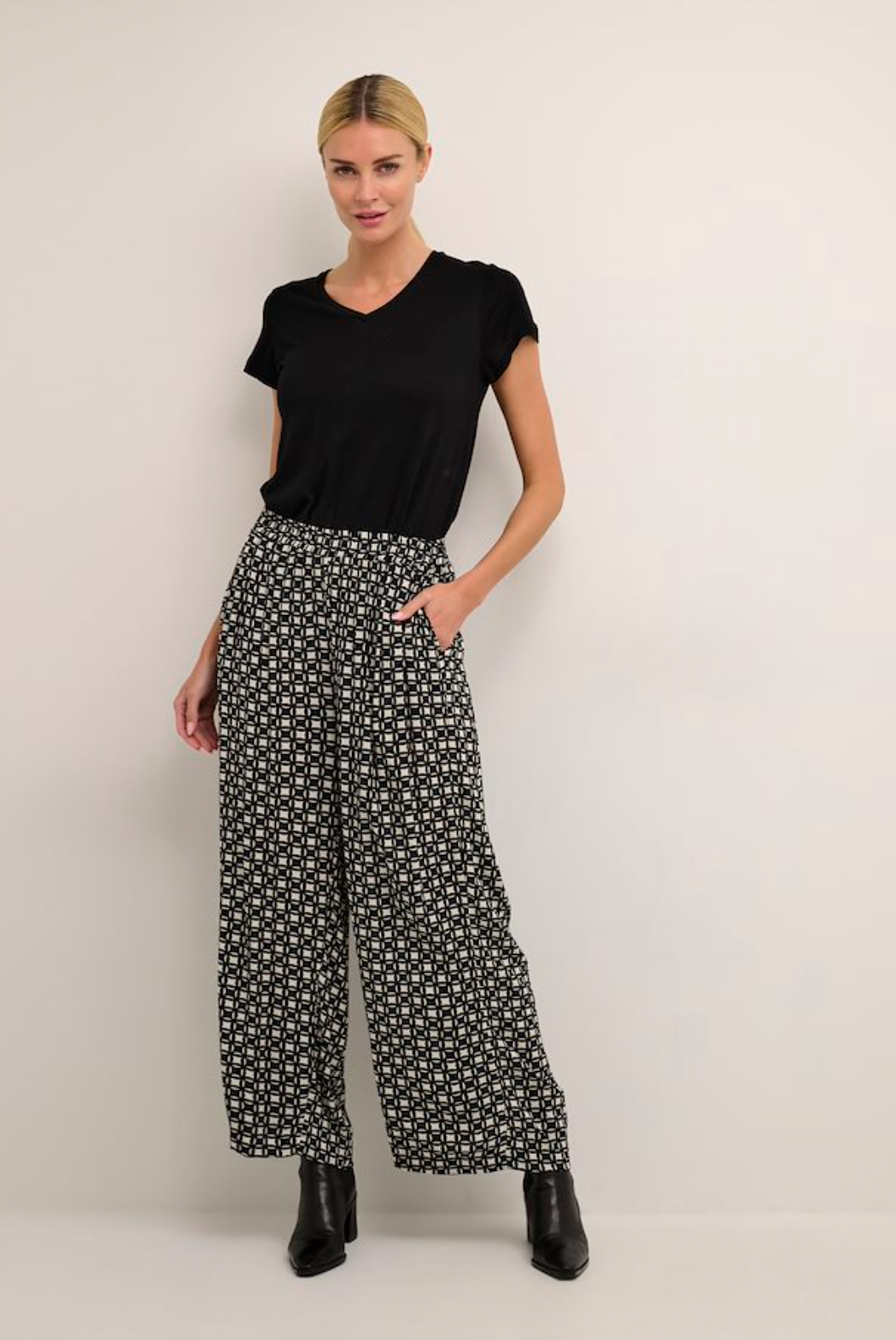 Nila Pant White Bull Clothing Co