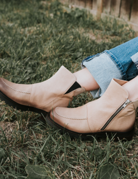Casta Manuka Boot