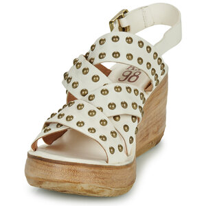 AS98 Kenna Wedge