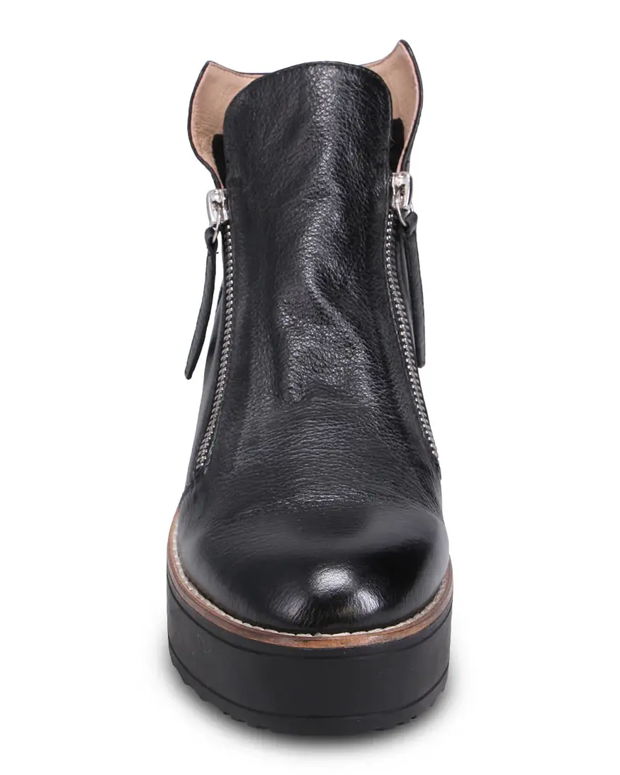 Django & Juliette Nene  Boot