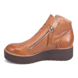 Django & Juliette Nene  Boot
