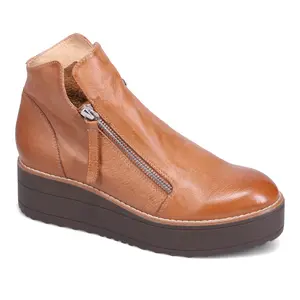 Django & Juliette Nene  Boot